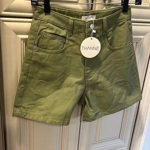 NWT Thame Green Hi-Rise short Sz 2US/6AU